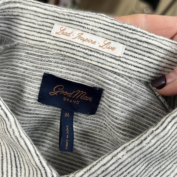 Good Man Brand Short Sleeve Button Down Size M - Picture 6 of 10